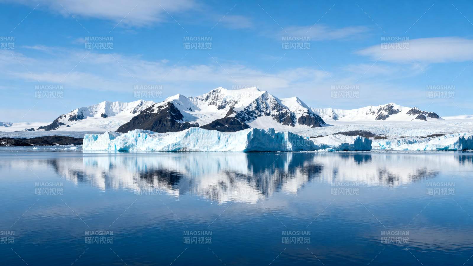 冰川倒影 雪山如画图片