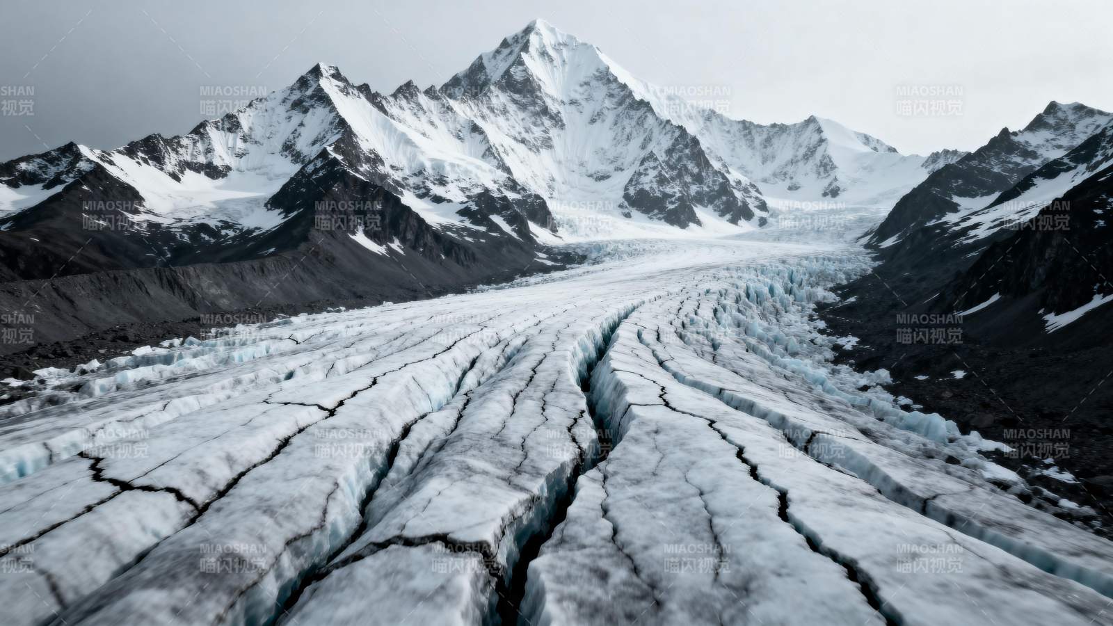 冰川裂谷 雪山巍峨图片