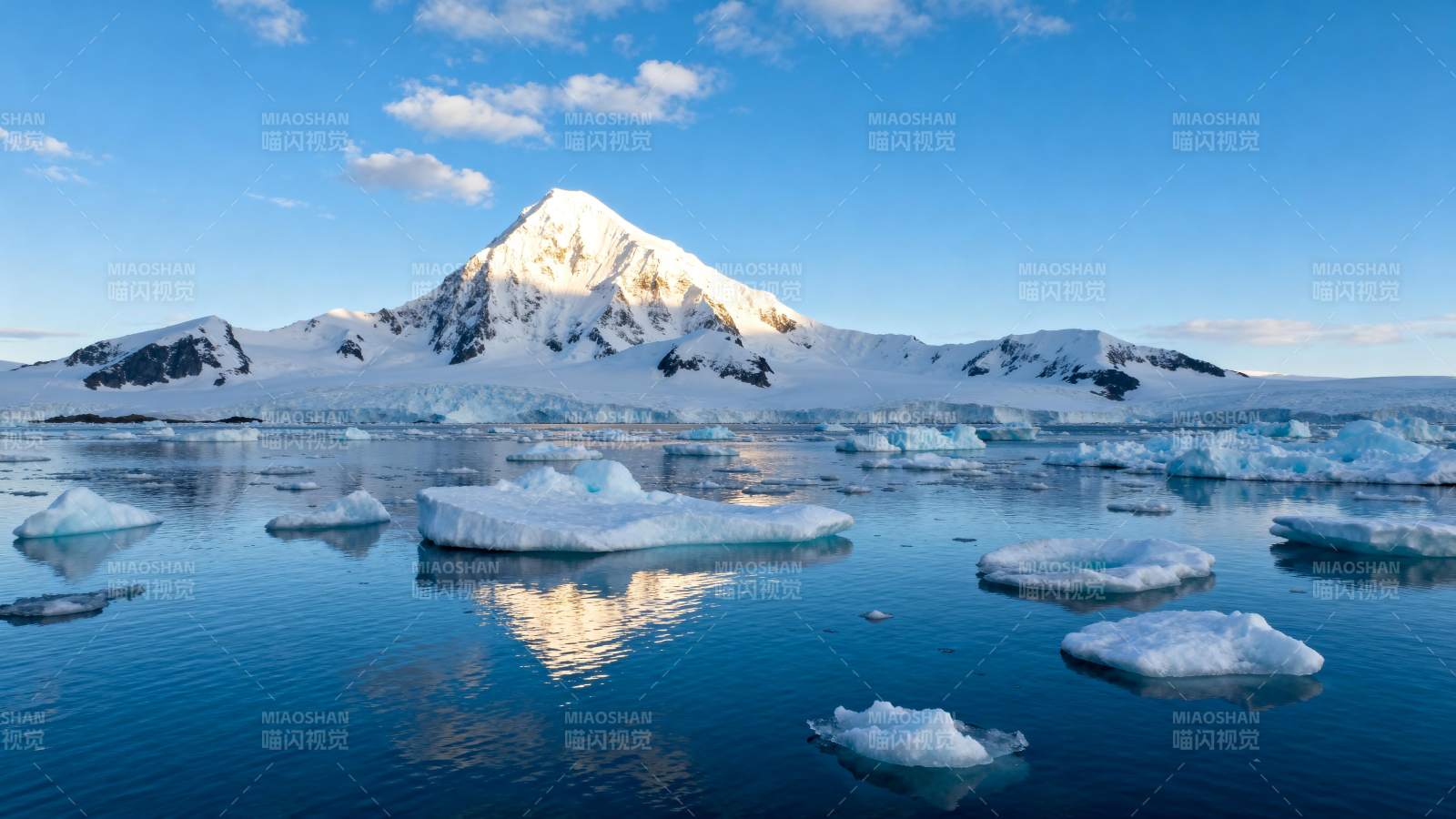 雪山冰湖美景图片