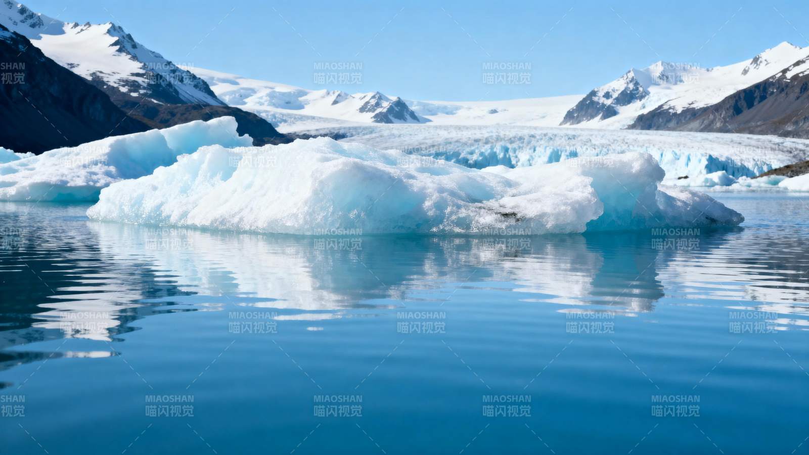 冰川湖景图片