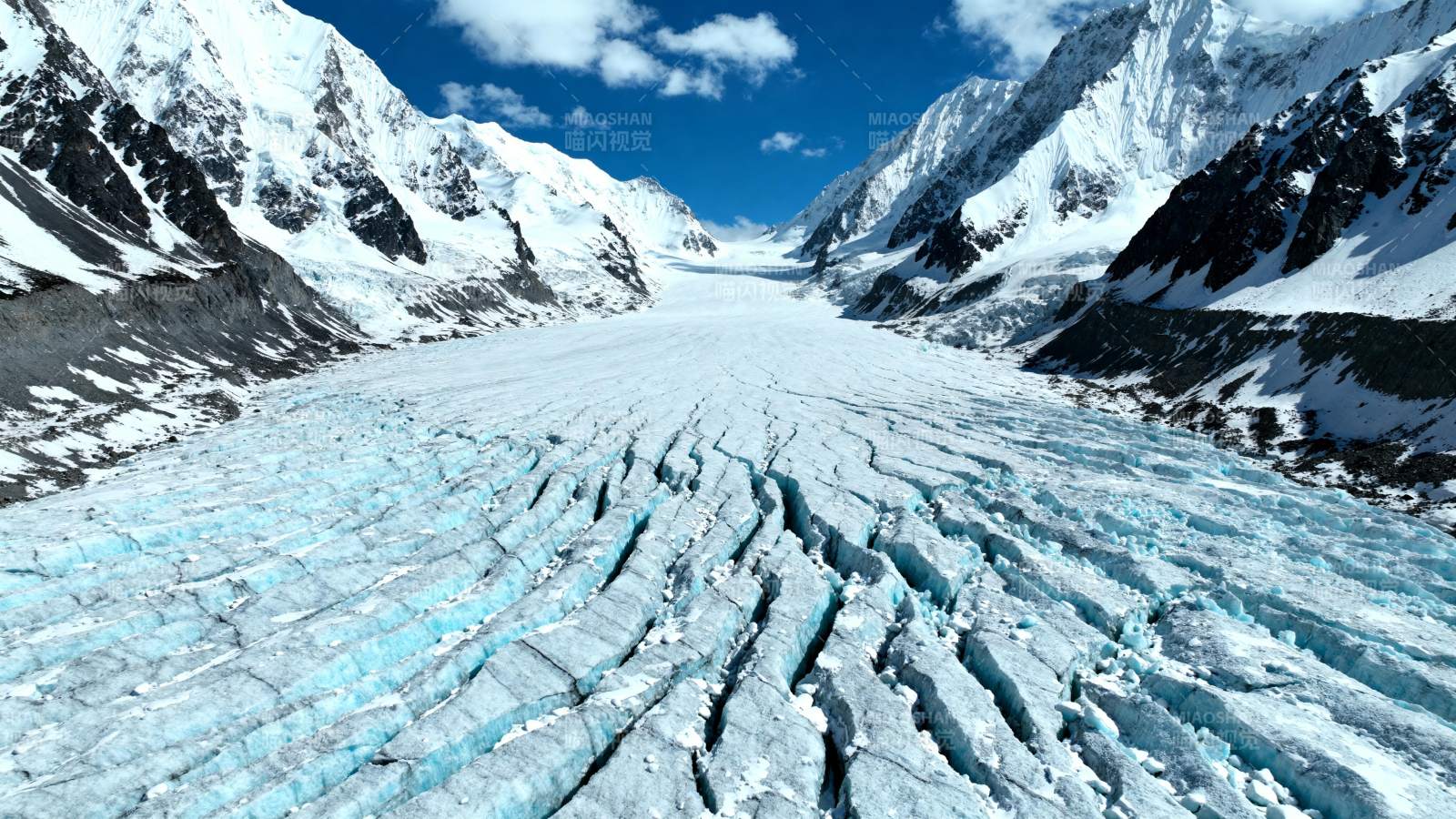 冰川裂痕 雪山壮丽图片