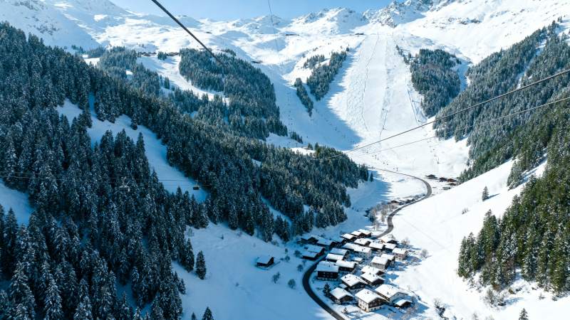 雪域小镇风光图片