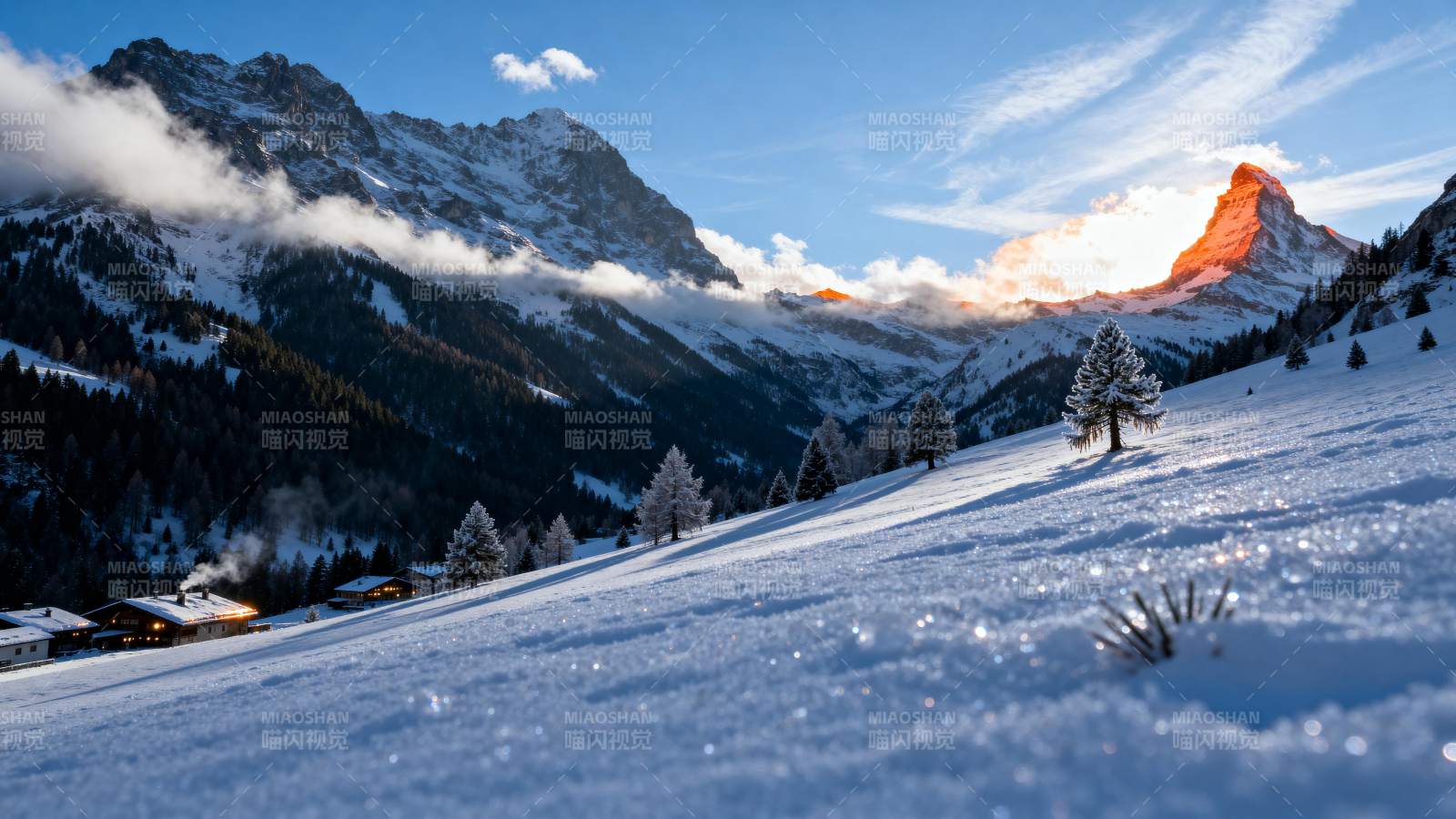 雪山晨曦美景图片