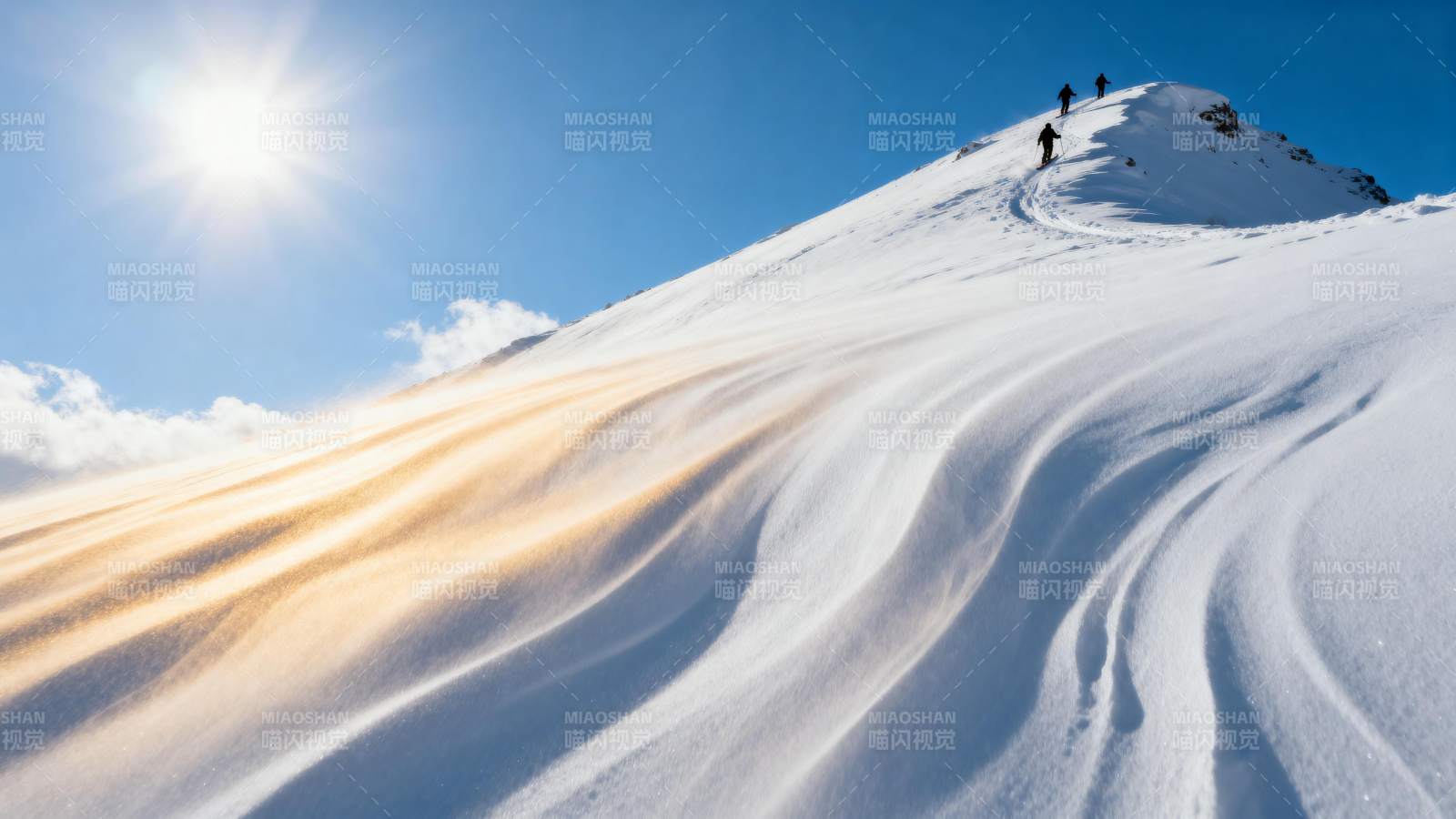 雪峰登顶 阳光照耀图片