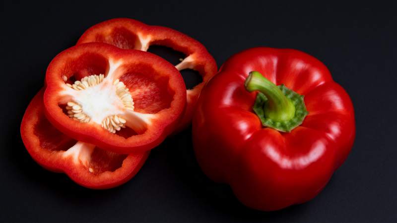 红椒切片与整椒图片