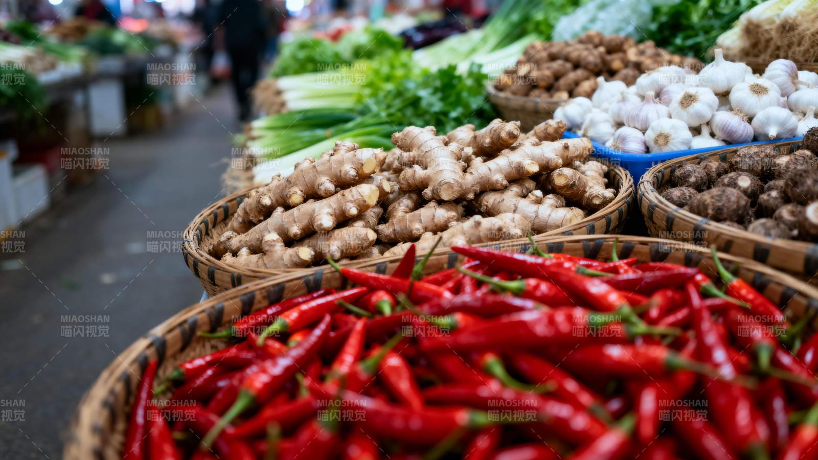 市场鲜蔬摊位图片