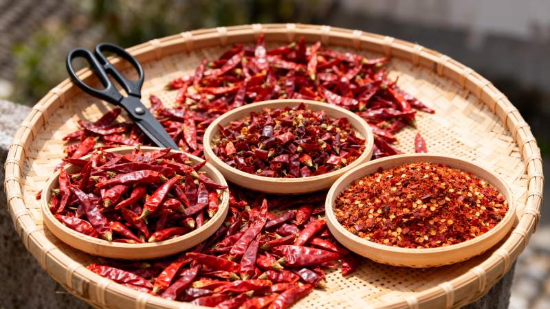 干辣椒与辣椒粉图片