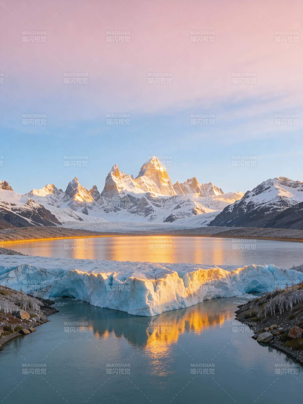 雪山倒影湖光图片