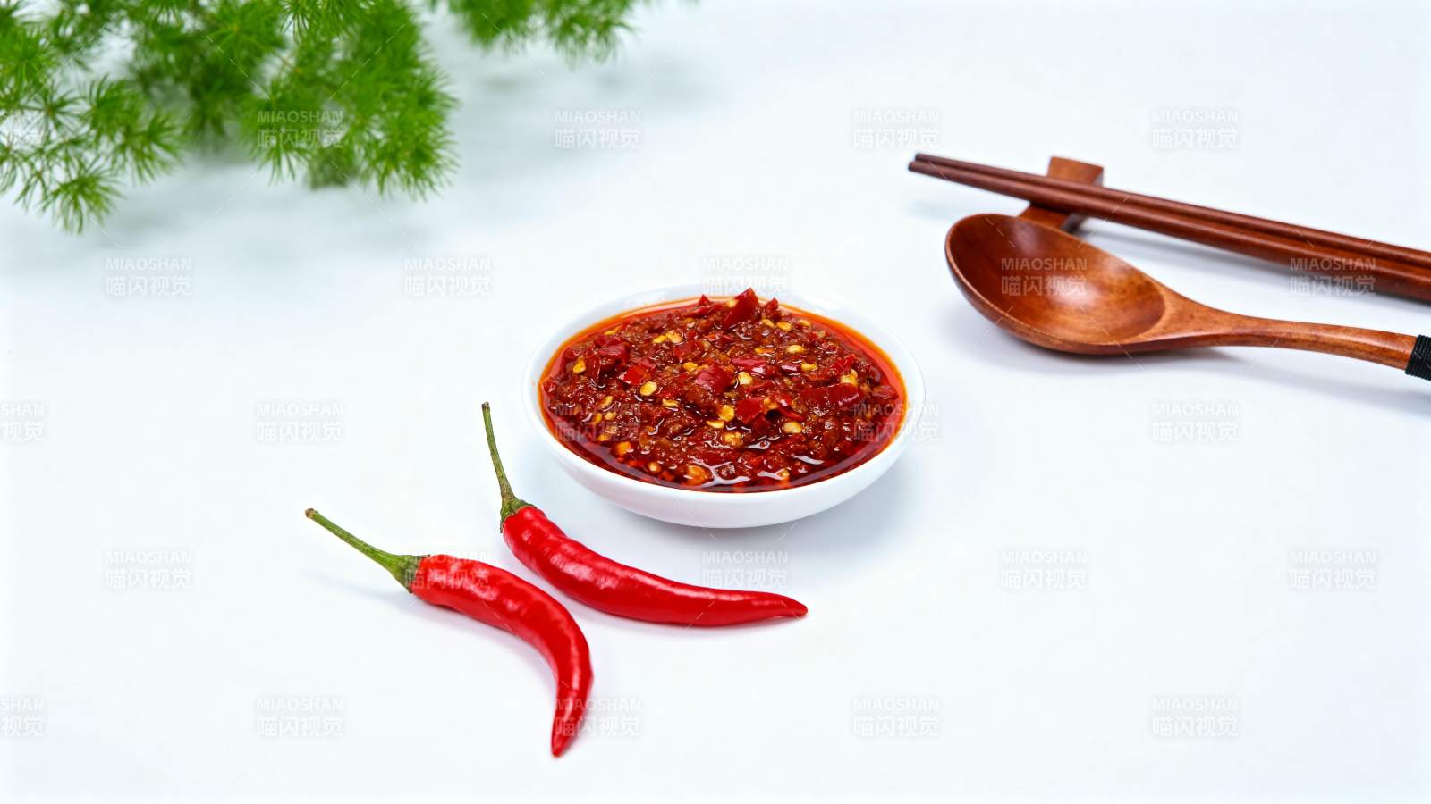 辣椒酱配红椒图片