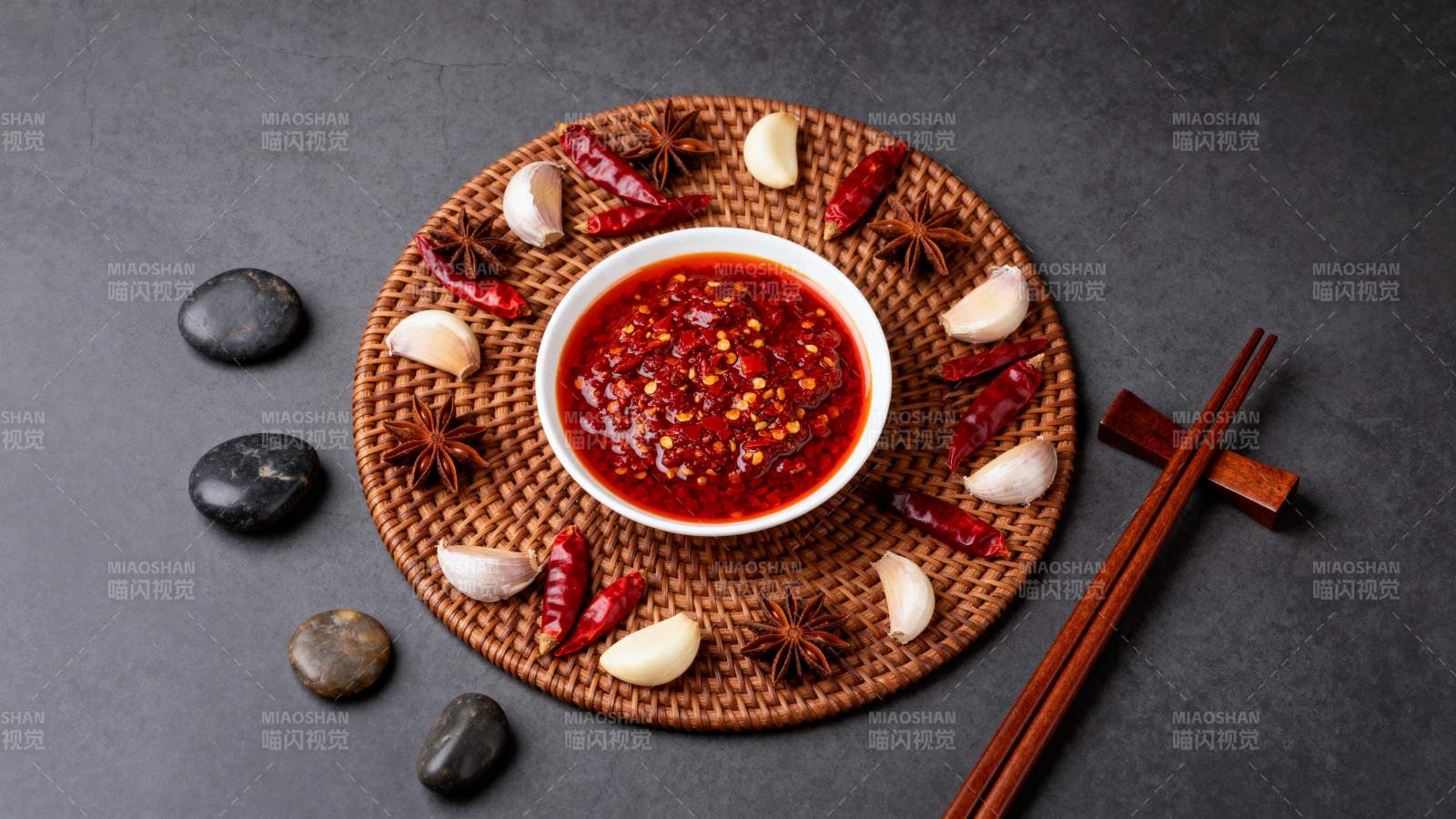 麻辣酱料配香料图片