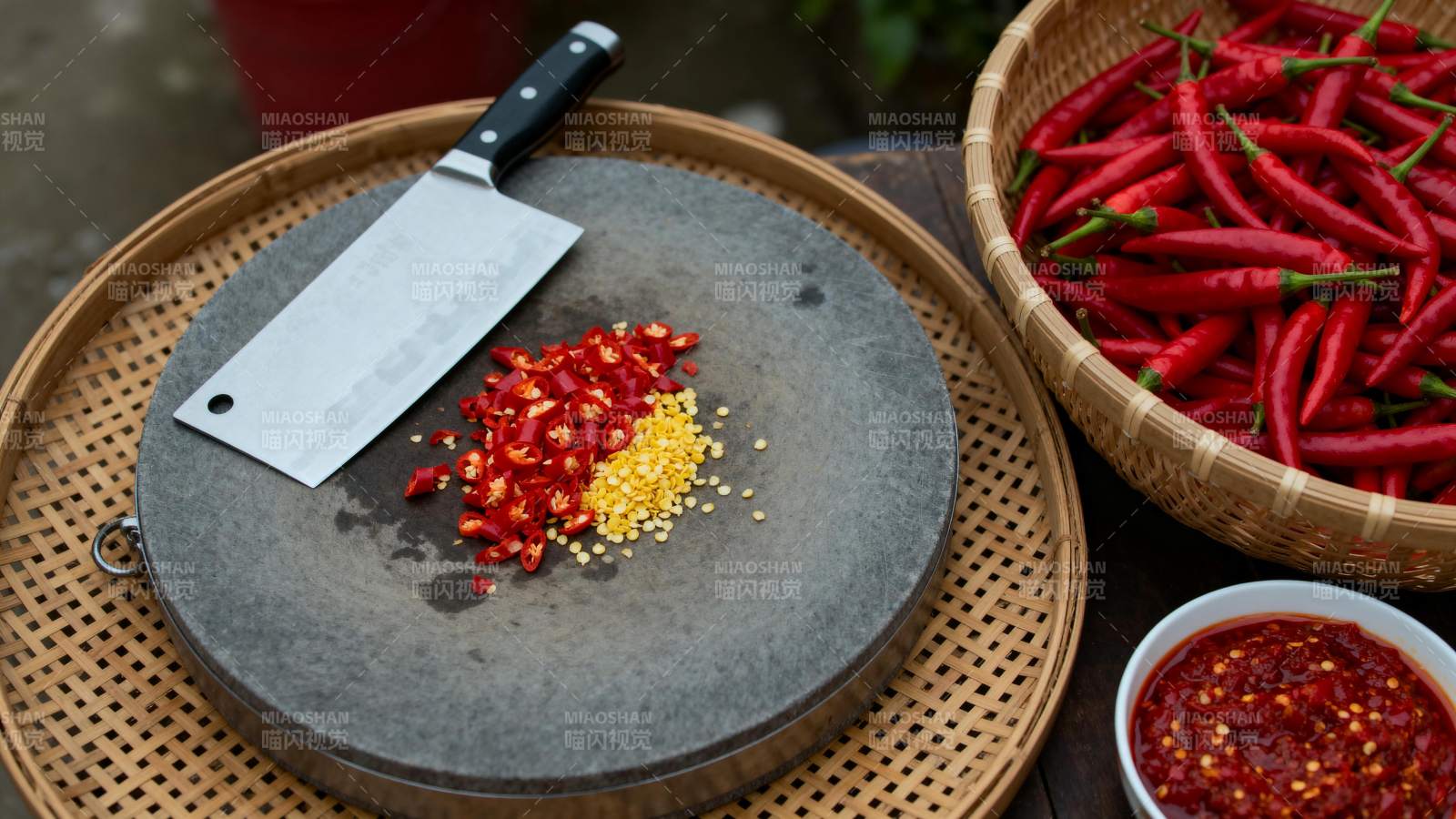 剁椒准备中图片