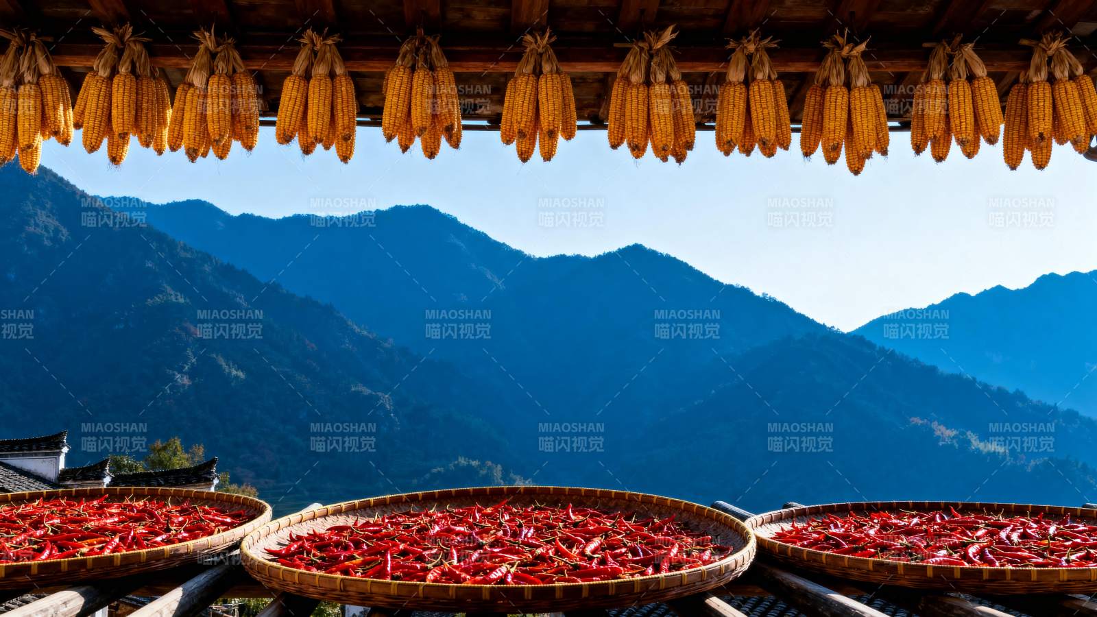 山间晒秋景图片