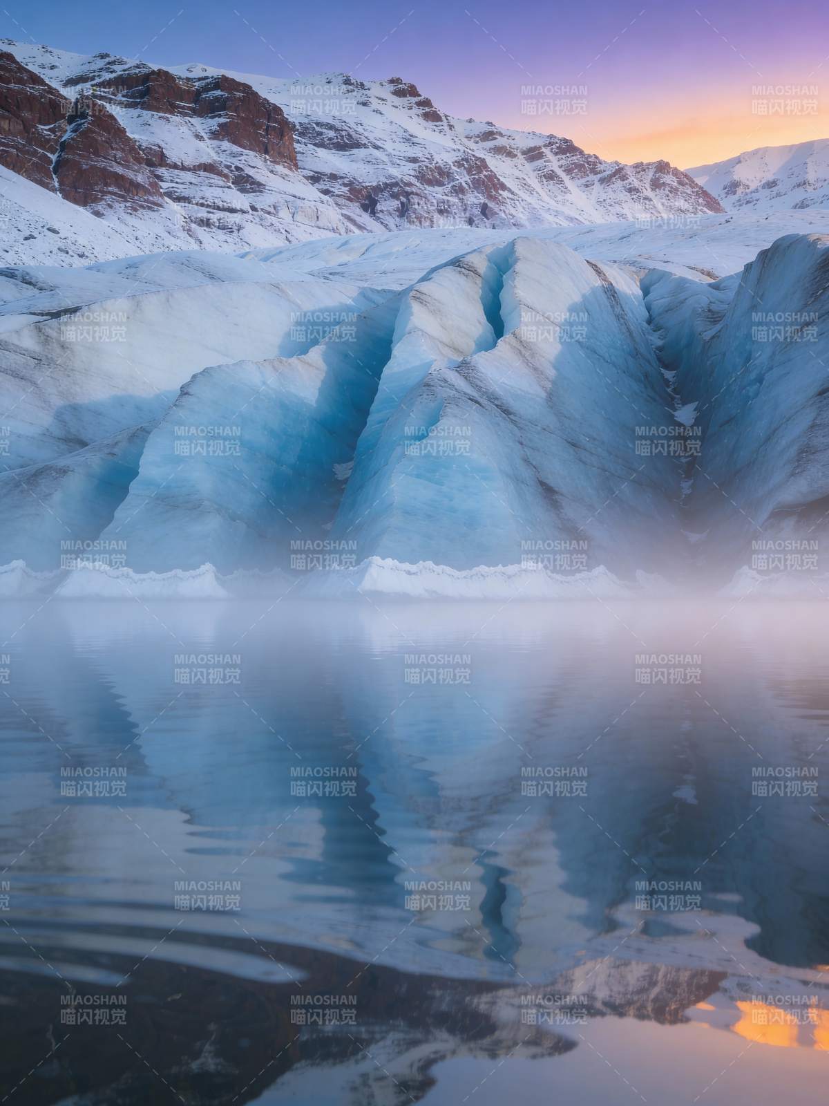 冰川倒影 静谧之美图片