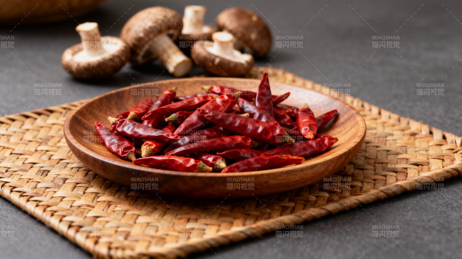 干辣椒与香菇图片