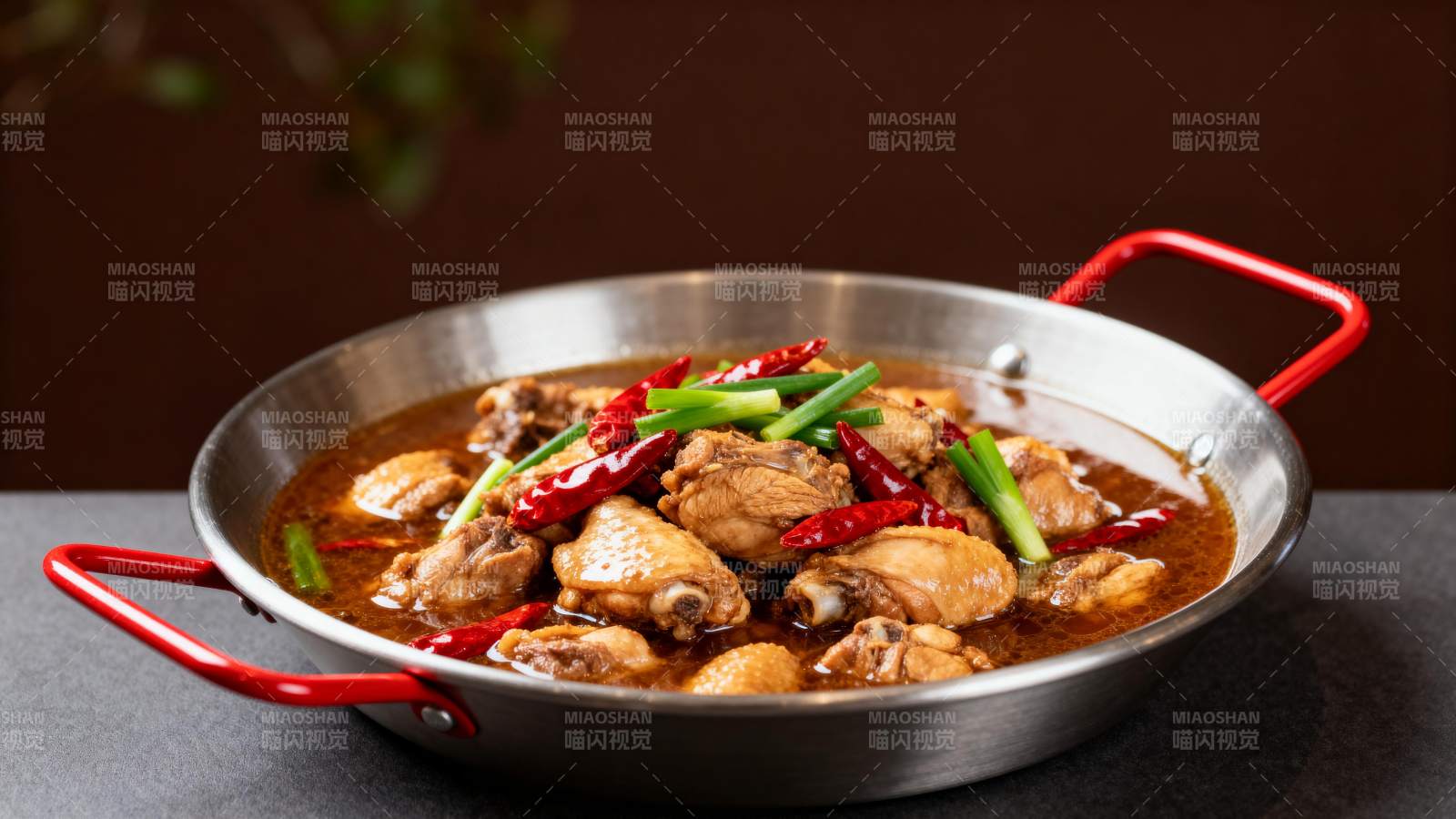 麻辣鸡块锅图片