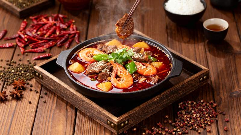 麻辣火锅热气腾腾图片