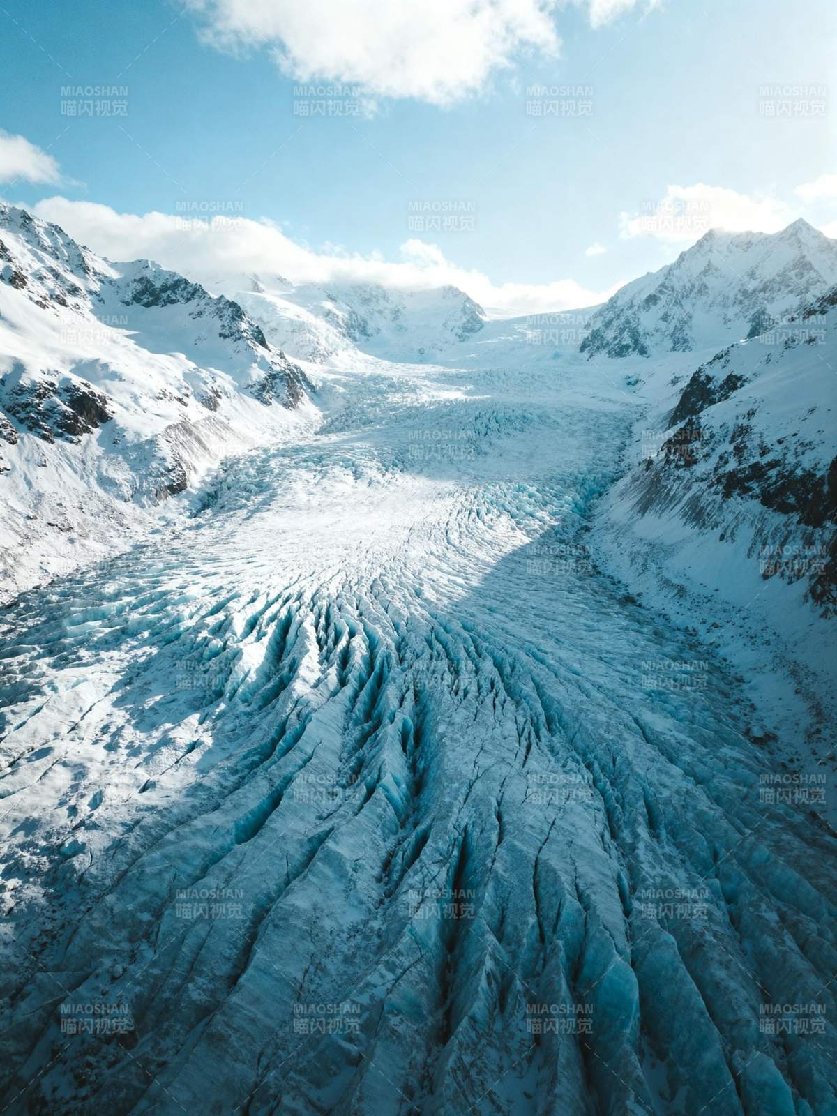 冰川峡谷风光图片