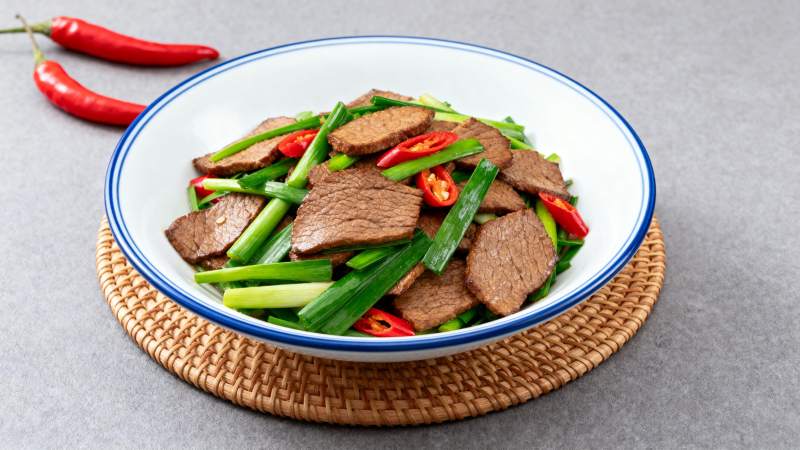 香辣牛肉炒青蒜图片