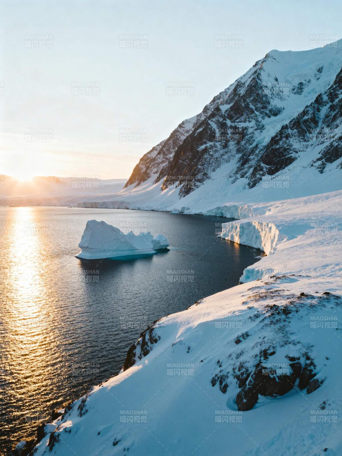 极地冰川日出图片