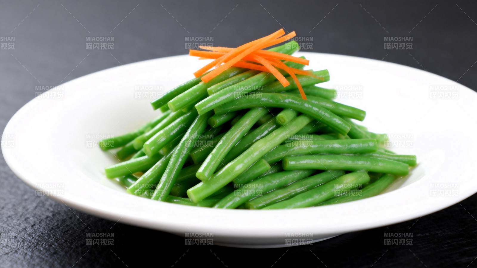 清炒豆角配胡萝卜丝图片