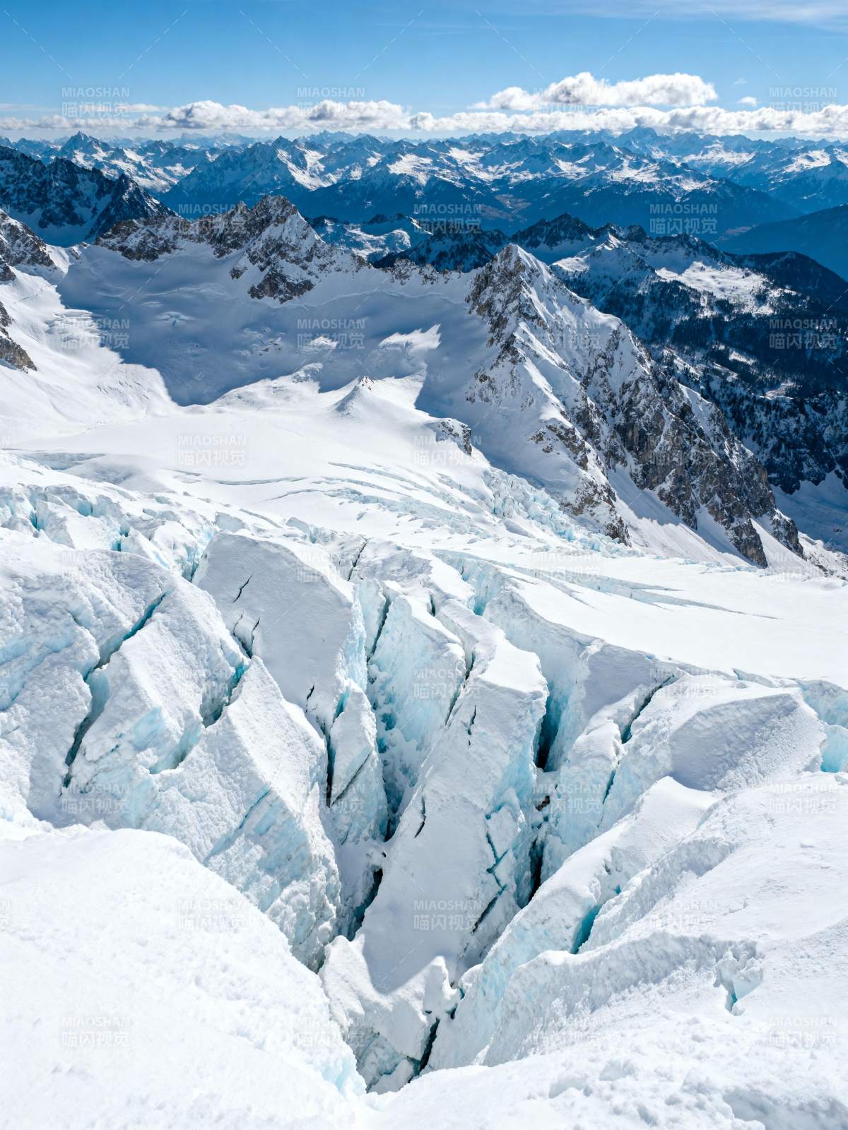 雪山冰川壮丽景色图片