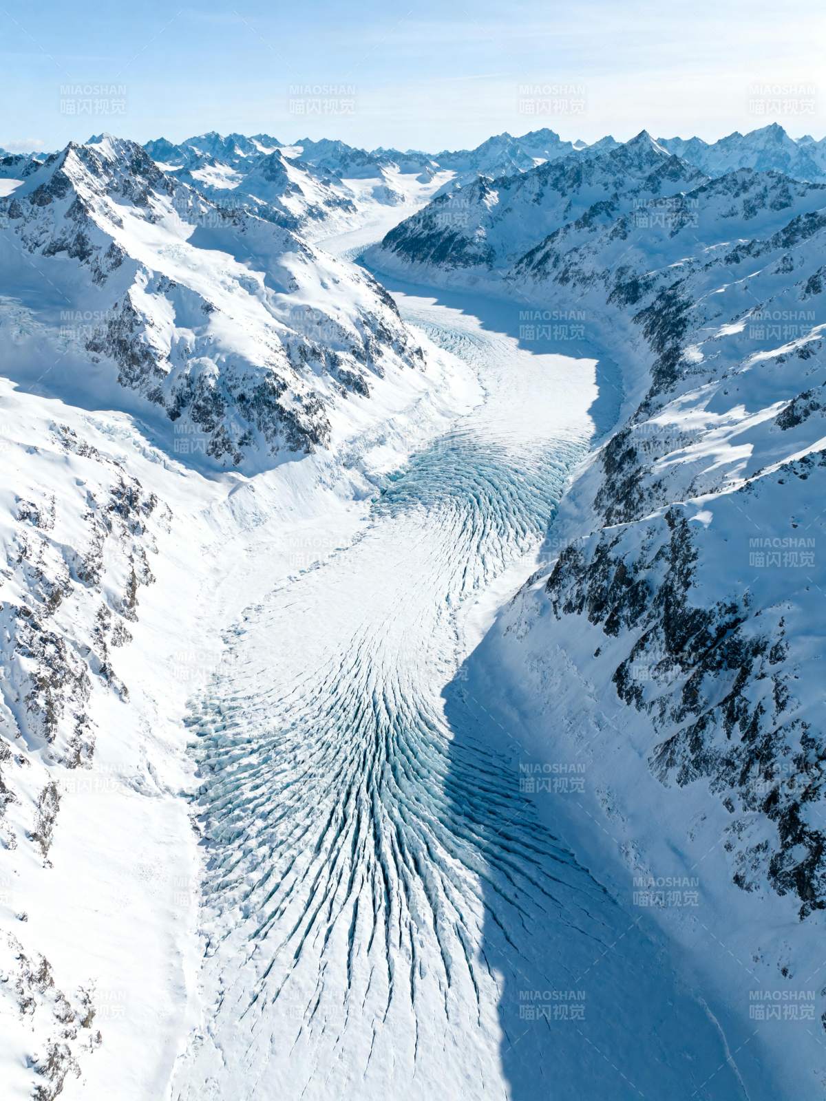 冰川峡谷雪峰图片