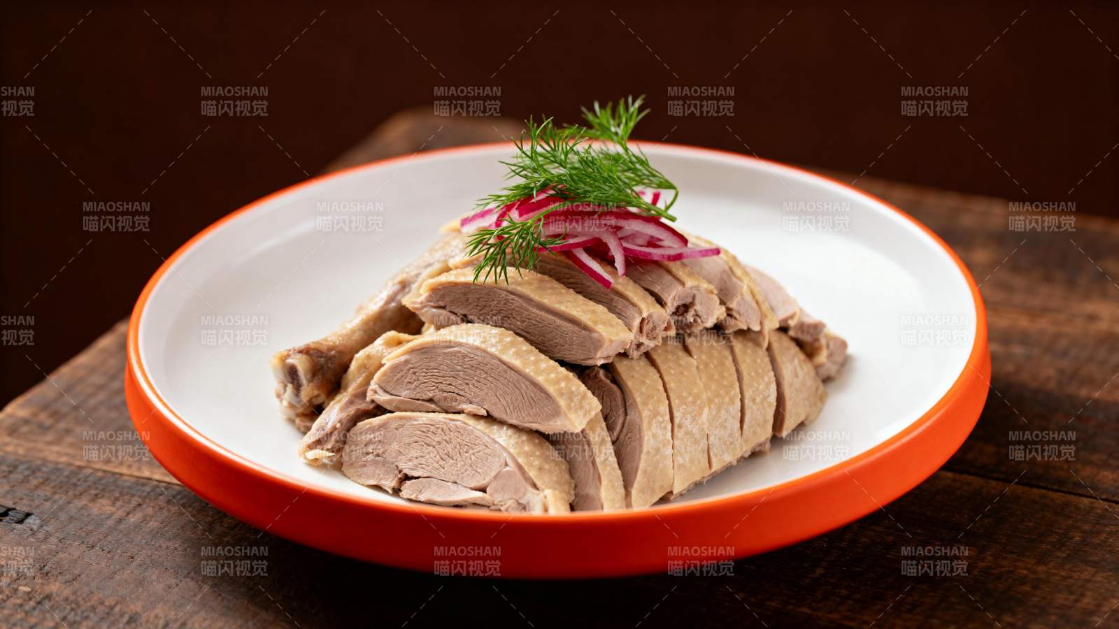 香煎鸭胸配红洋葱图片