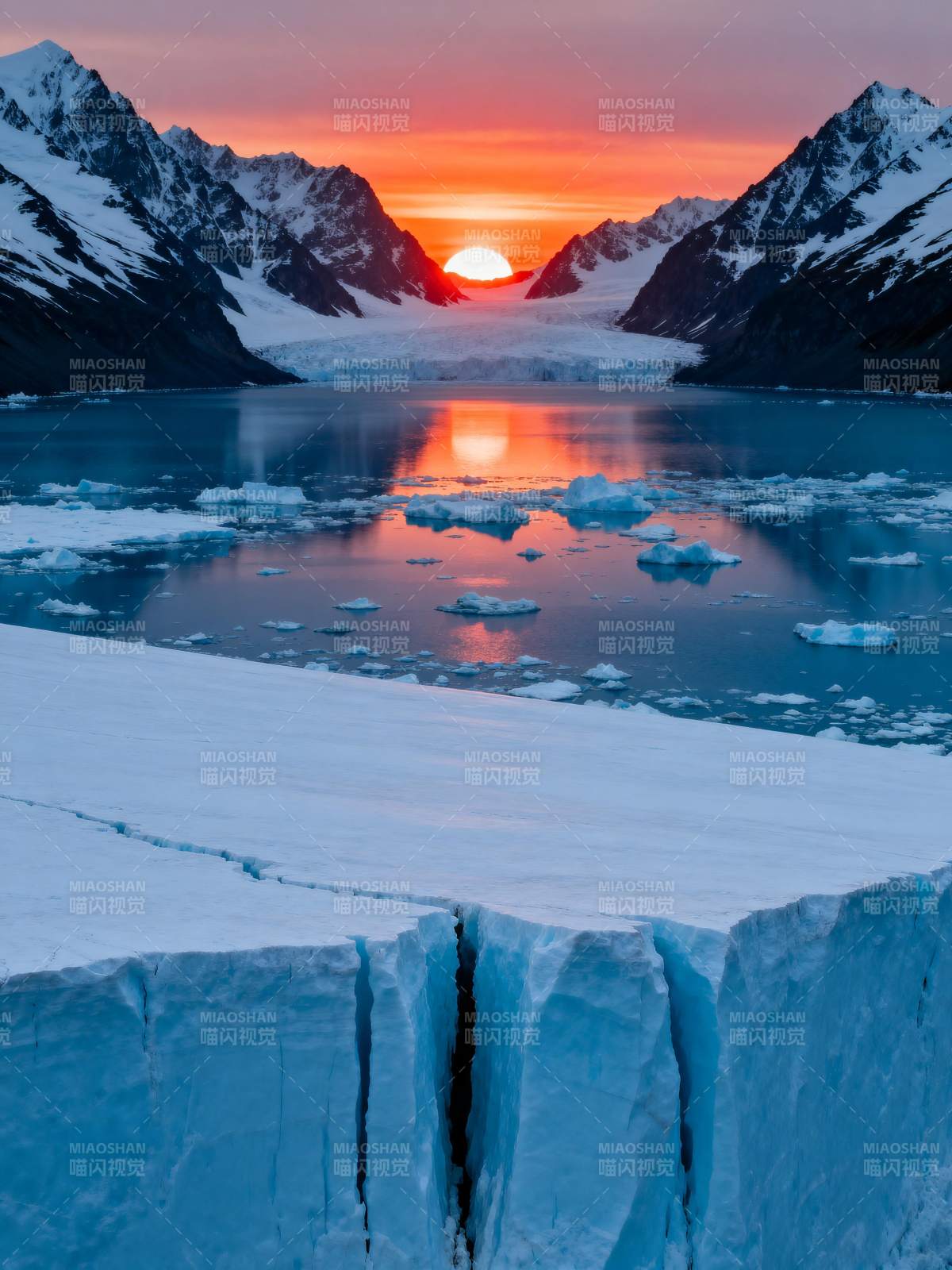 极地日落冰川湖图片