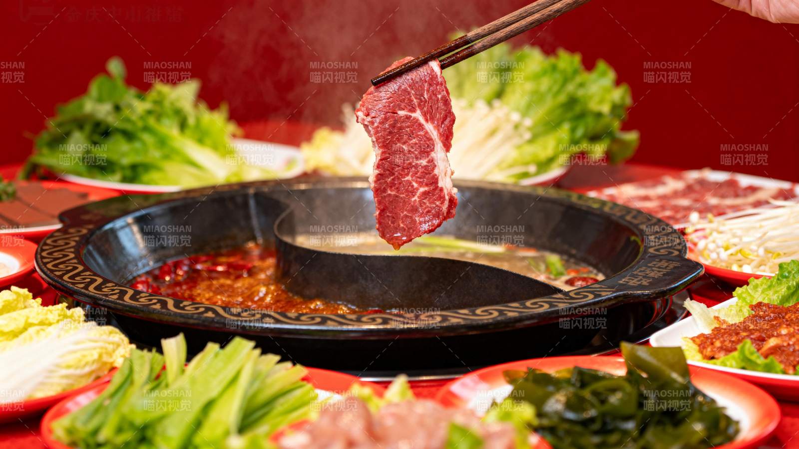 火锅盛宴 肉香四溢图片