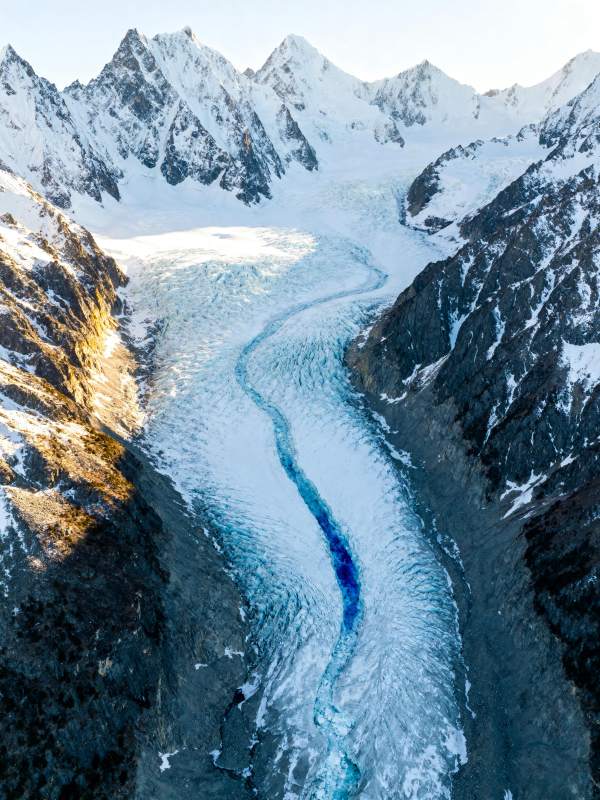 冰川峡谷奇景图片