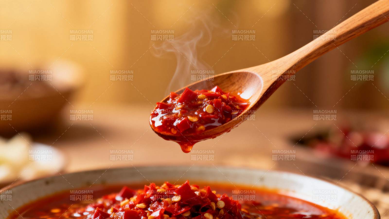 热辣红油拌饭图片