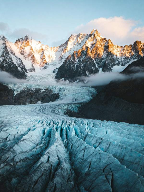 冰川雪山晨曦图片
