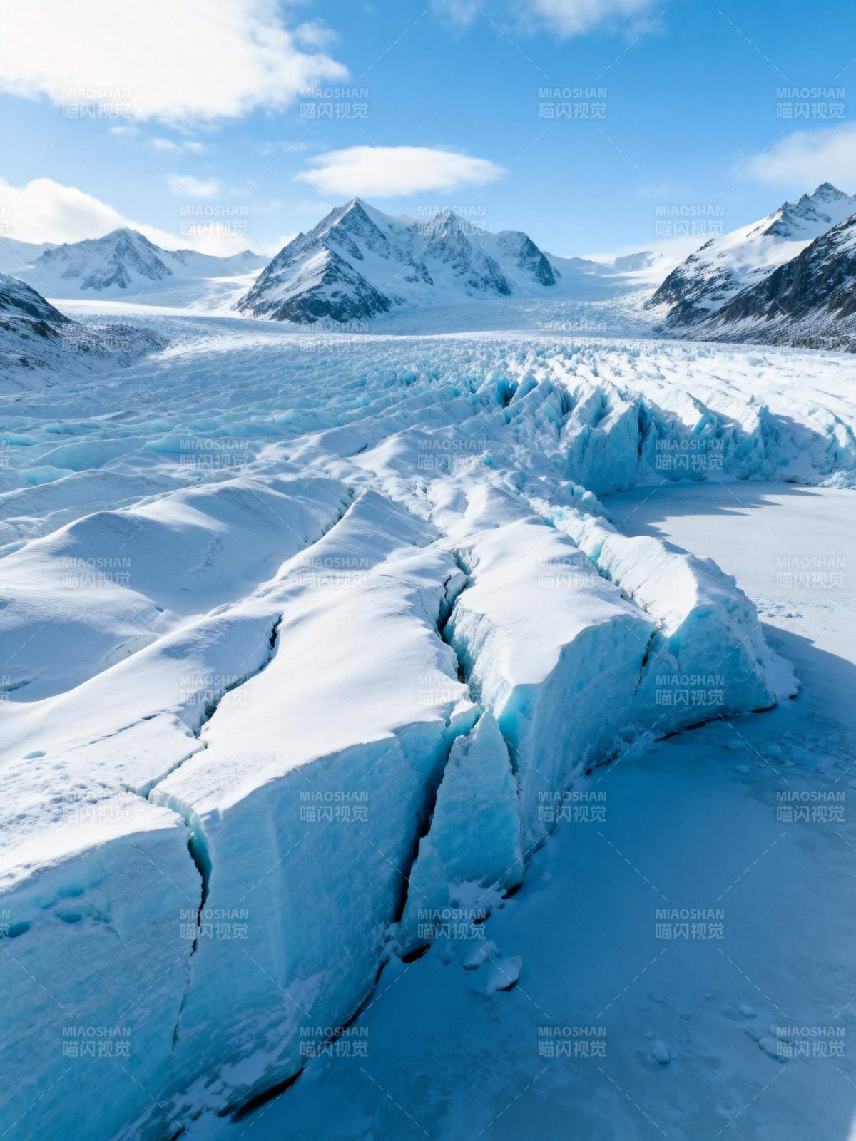 冰川裂谷 雪山巍峨图片