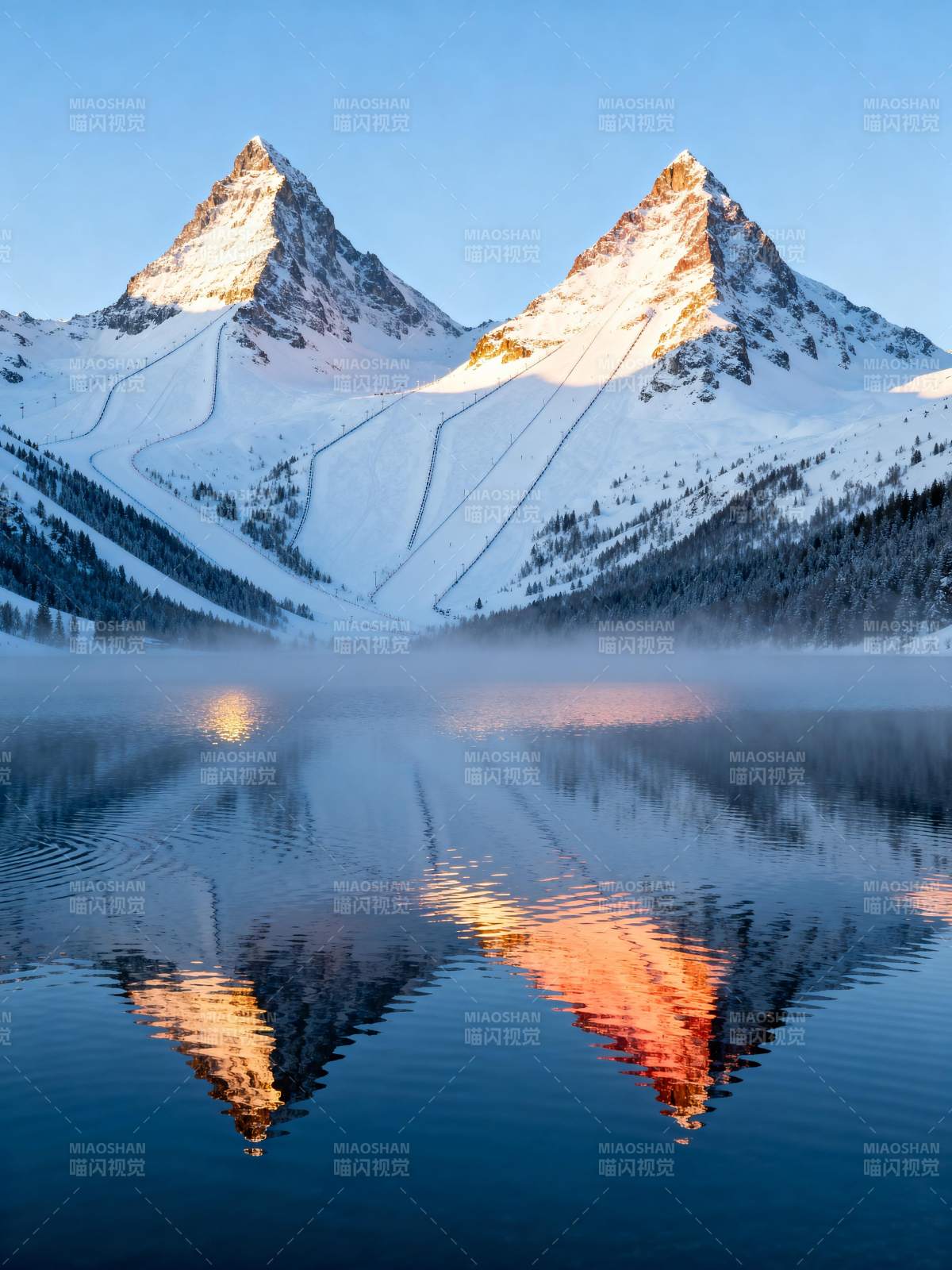 雪山倒影湖光图片