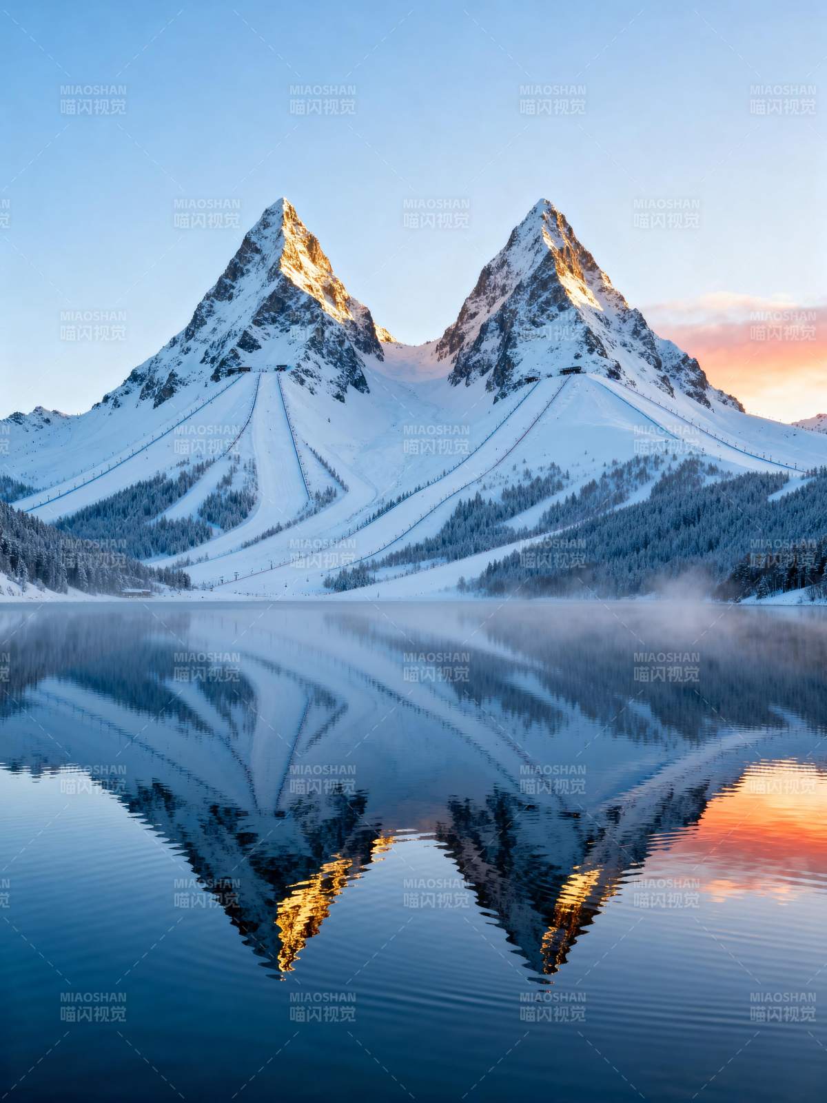 雪山倒影湖光图片