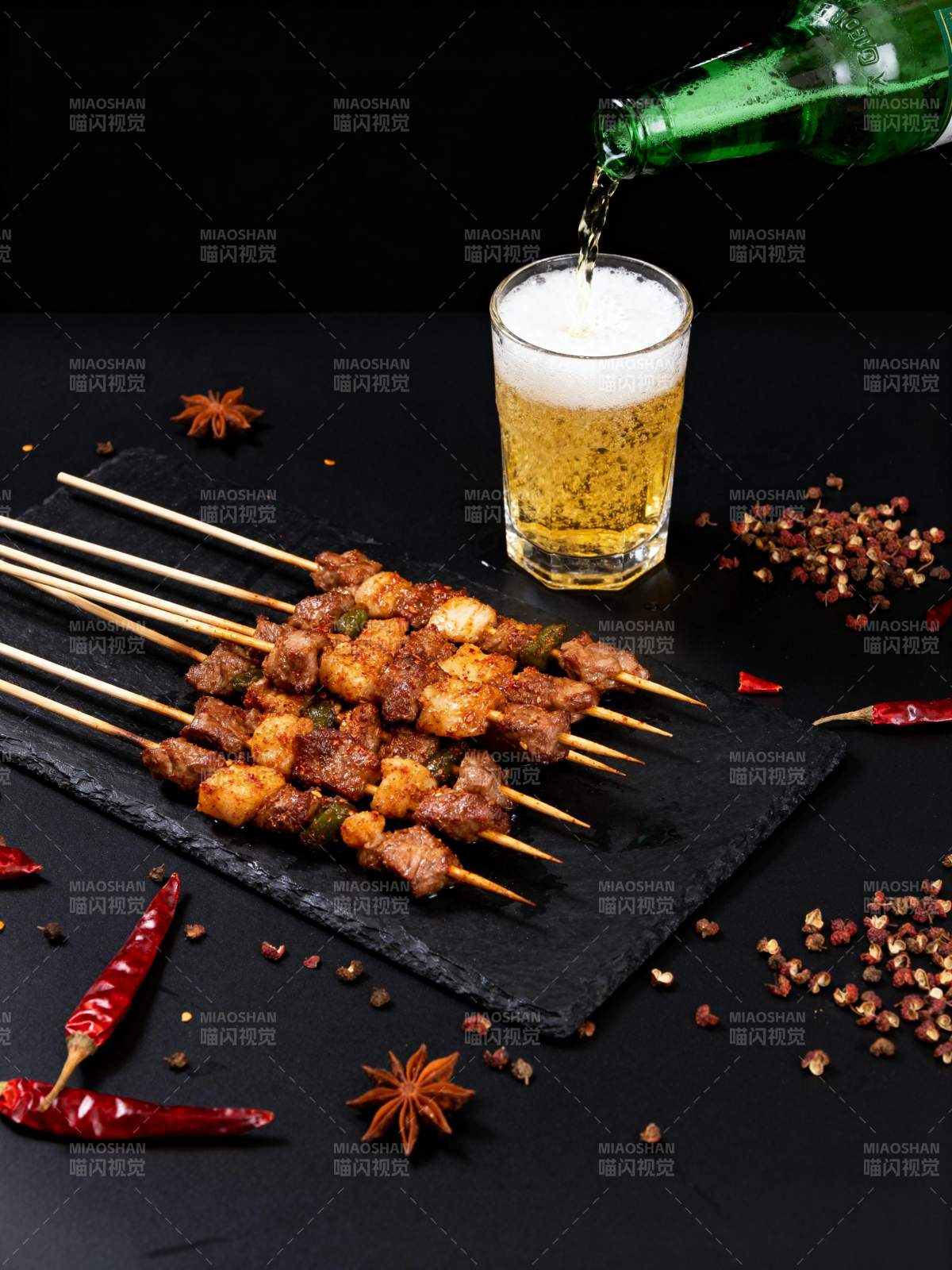 烤串配啤酒图片