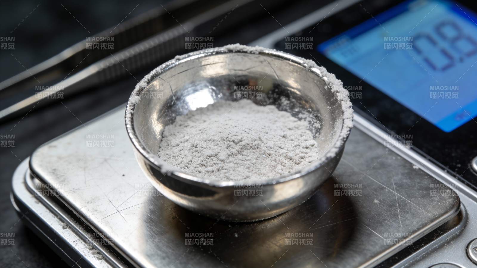 粉末称重特写图片
