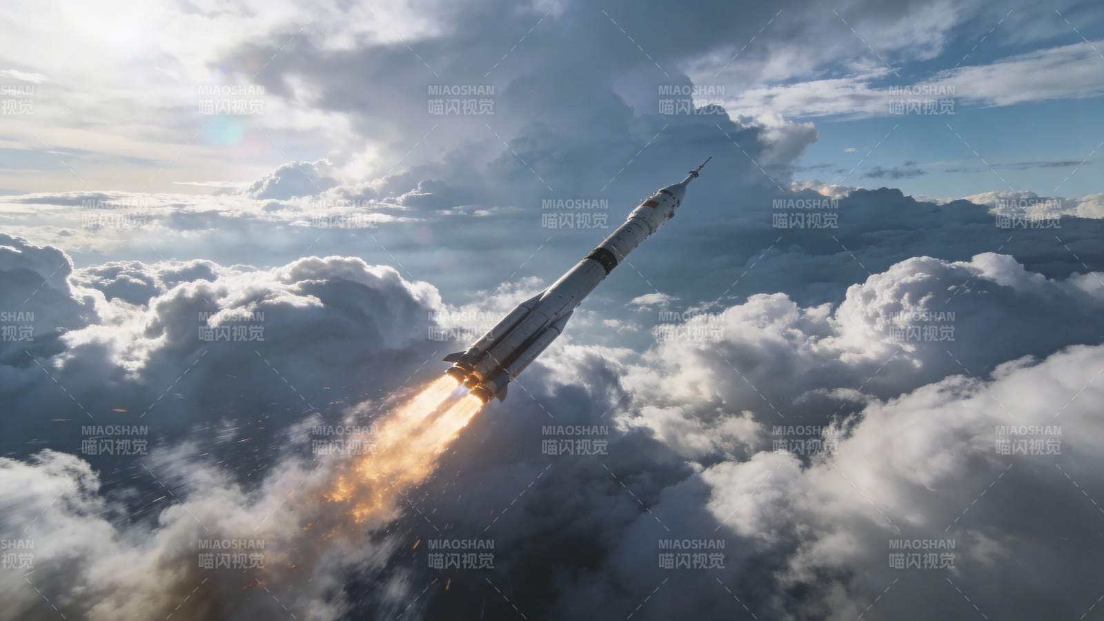 火箭升空穿越云层图片