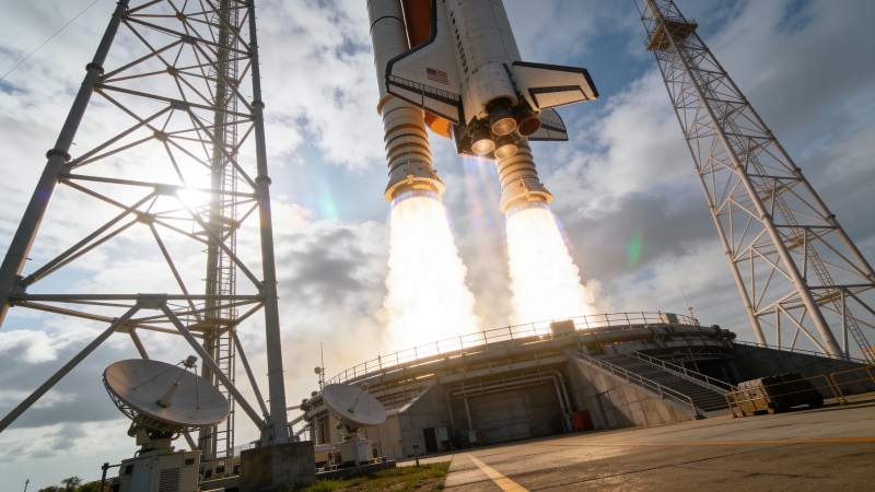 火箭发射升空图片