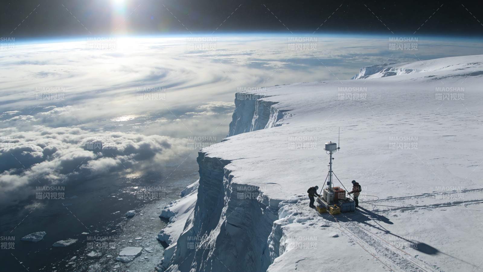 极地科考队在冰崖上图片