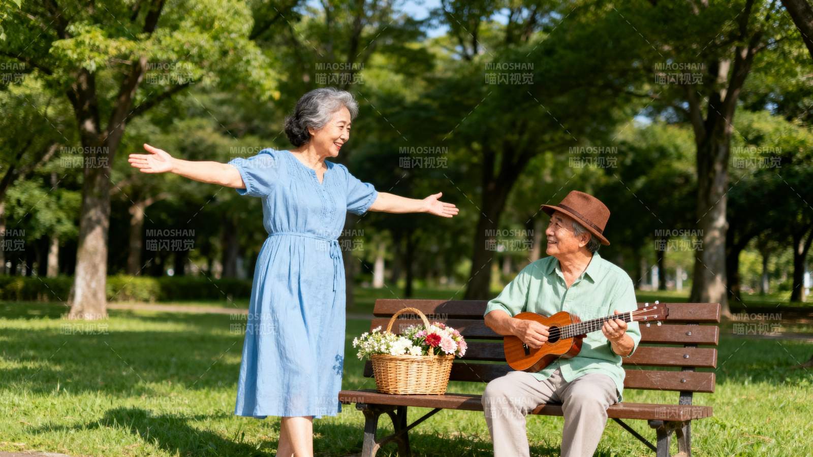 公园里的温馨时光图片