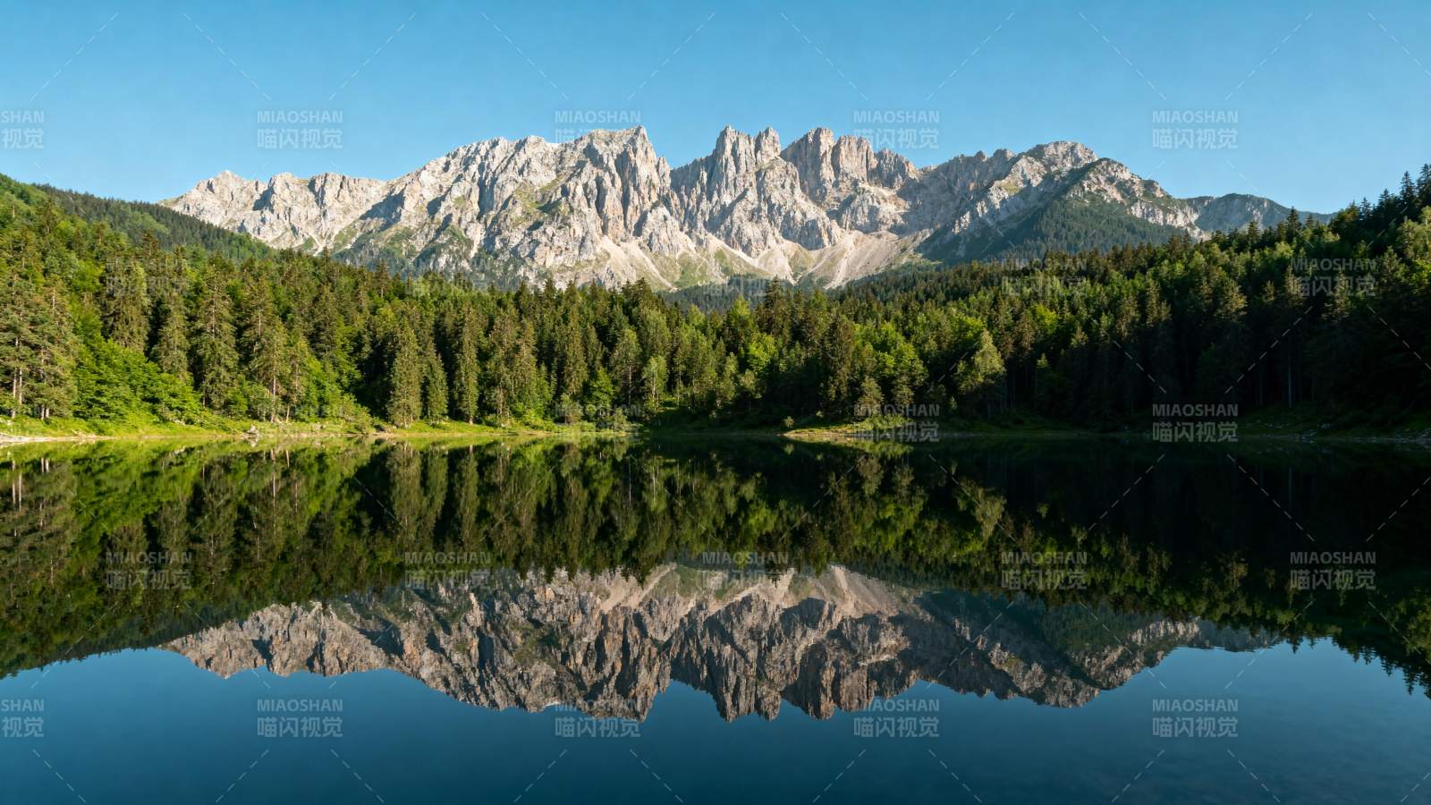 湖光山色倒影图片