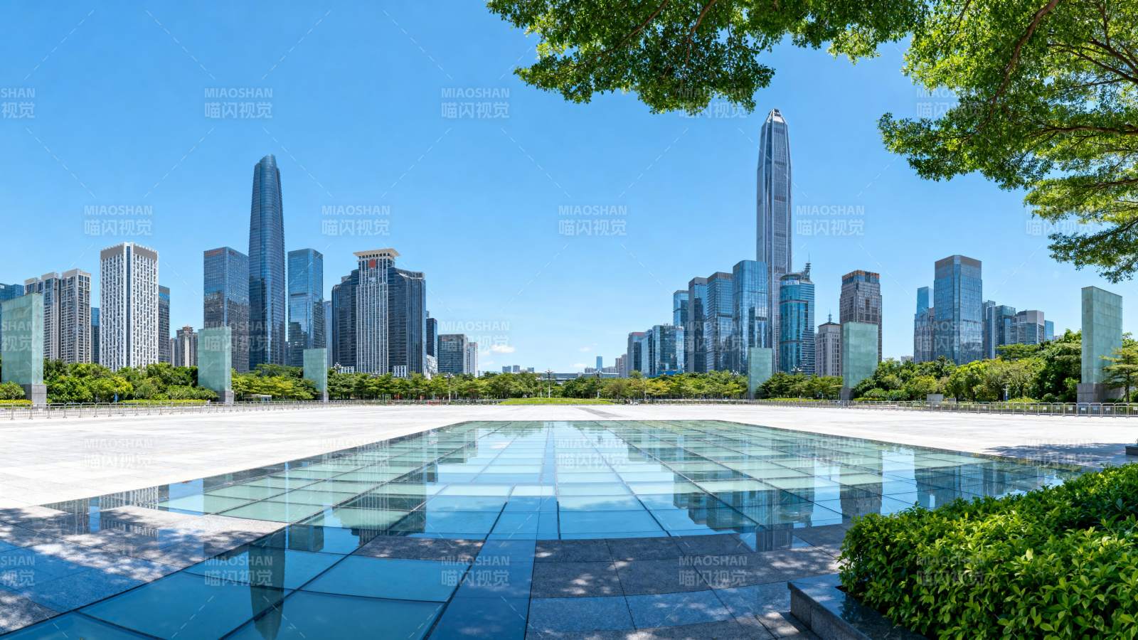 城市天际线倒影图片