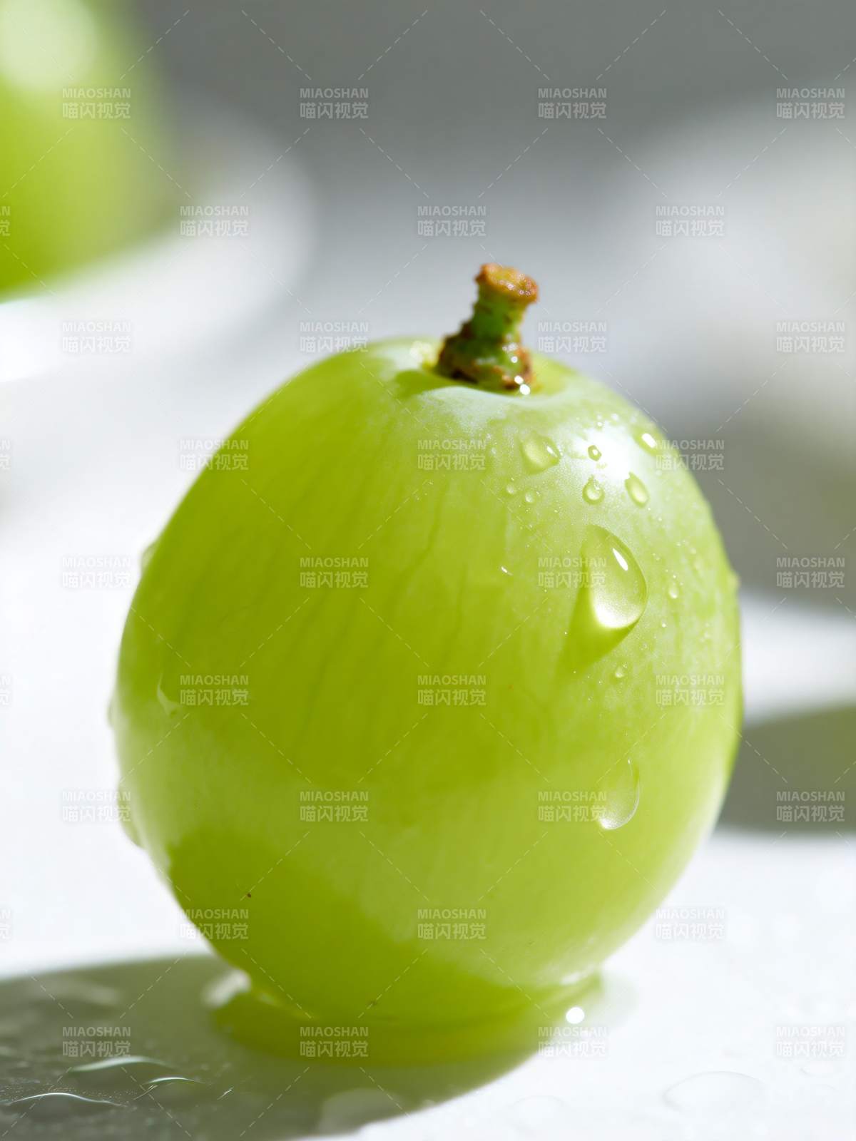 晶莹绿葡萄图片