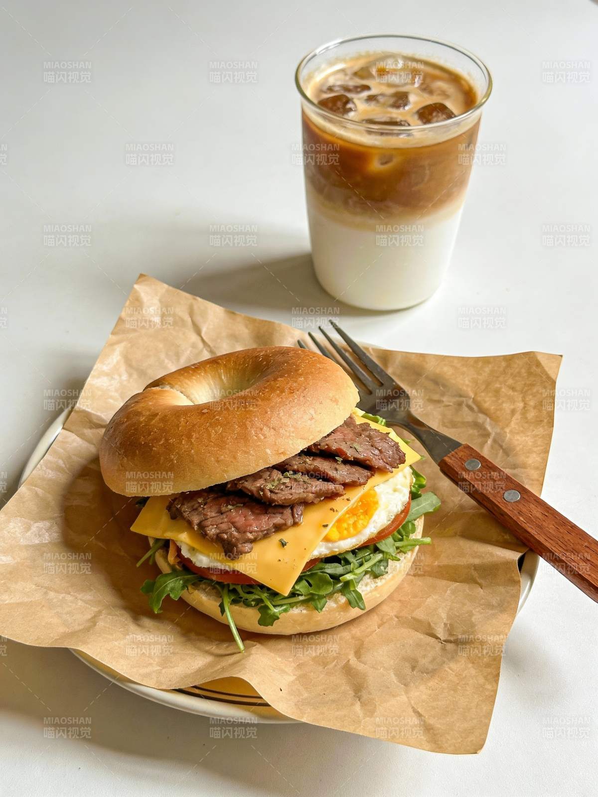 牛肉贝果三明治图片