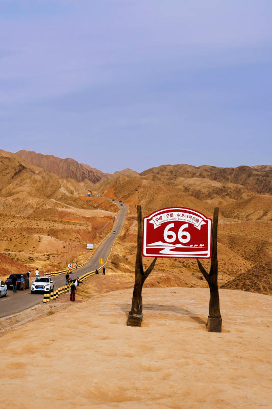 沙漠公路风光图片