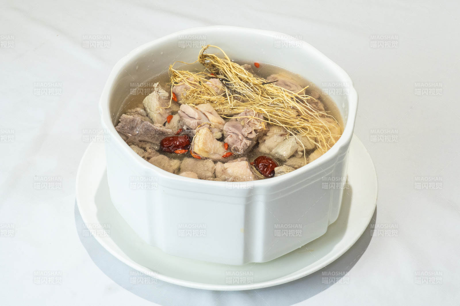 滋补鸡汤炖品图片