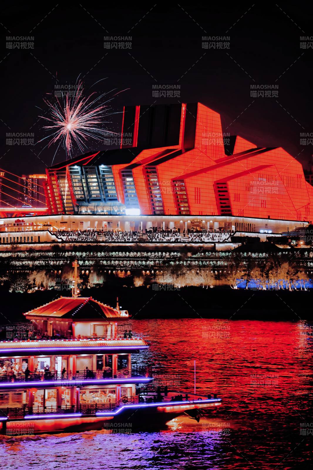 夜游灯火璀璨图片