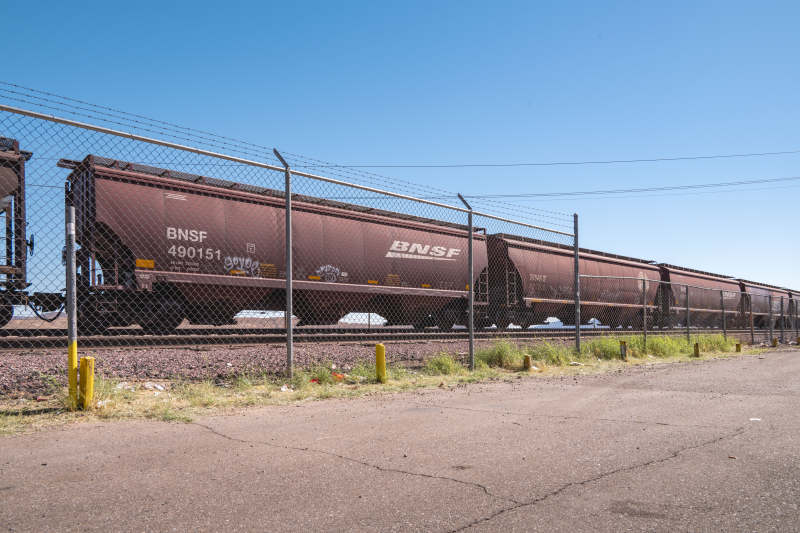 BNSF货运列车停靠图片