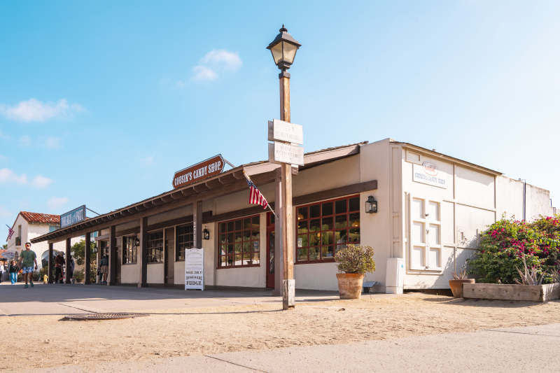 海滨商店街景图片